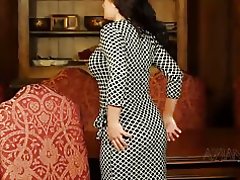 Kagandahan ay gumaganap ng sexy estriptis